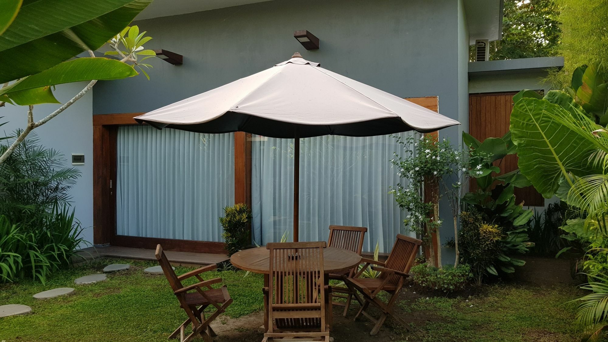 Pipe Dream Villas Resort Kuta  Exterior photo